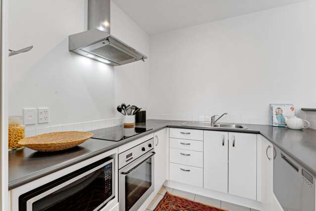 1B/5 Furneaux Way Remuera_2