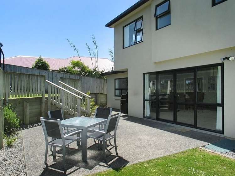 32 Te Puia Drive Aotea_16