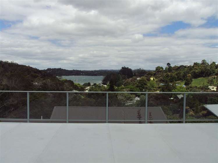 28 Russell Heights Russell_5