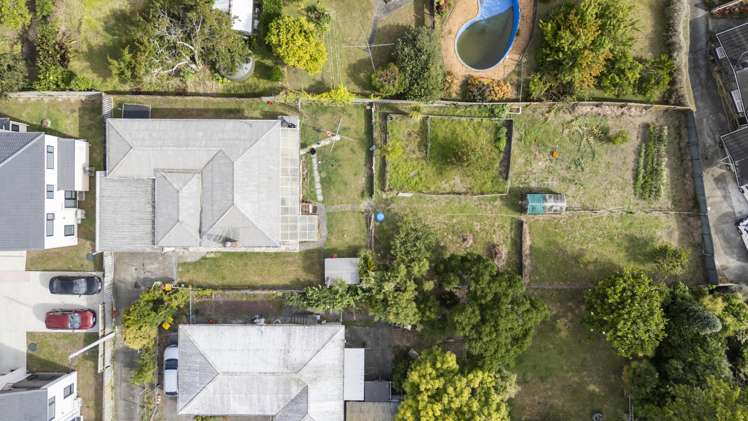13, 15, 17 Hollinbrigg Place Manurewa_3