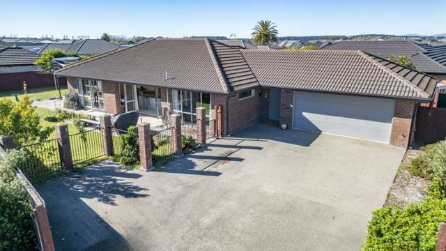 * UNDER OFFER * Modern Comfort Meets Effortless Living