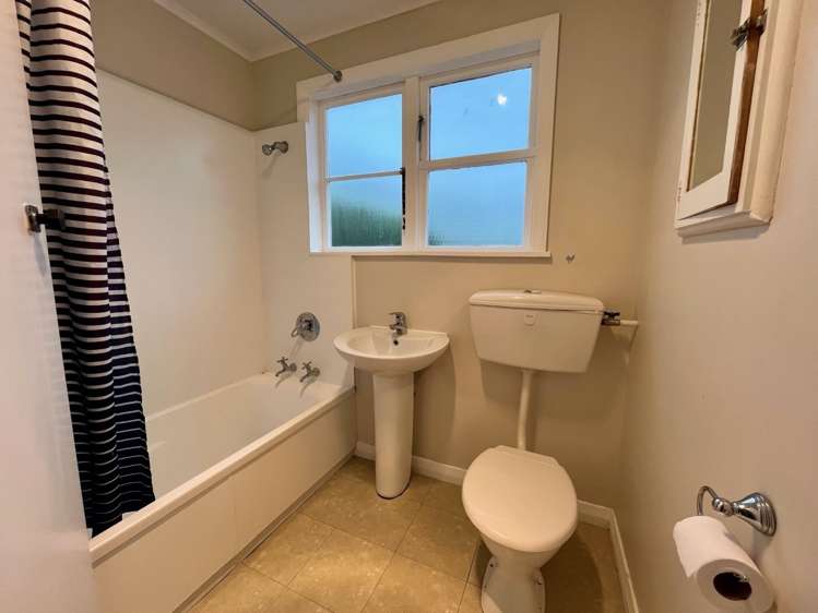 2 Giesen Road Feilding_9