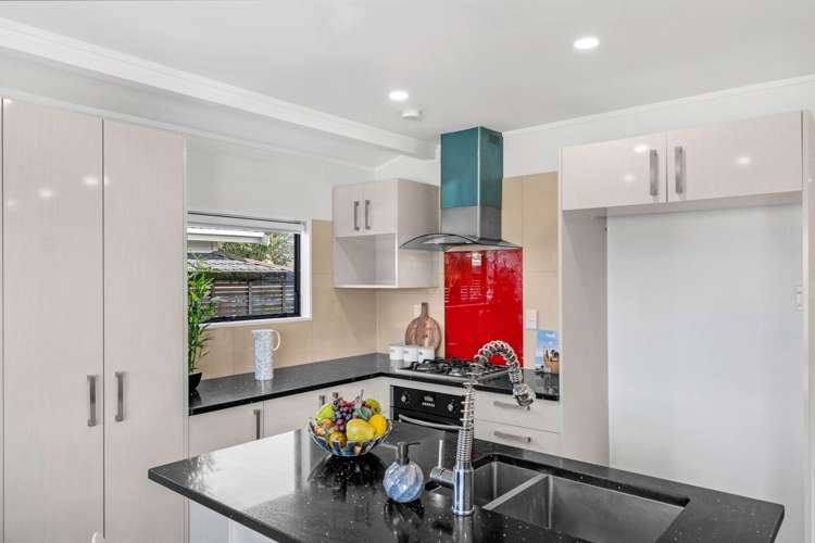 2/73 Russell Road Manurewa_10