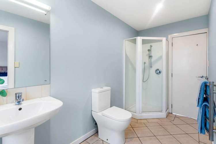 2 Lynch Street Pt Chevalier_27