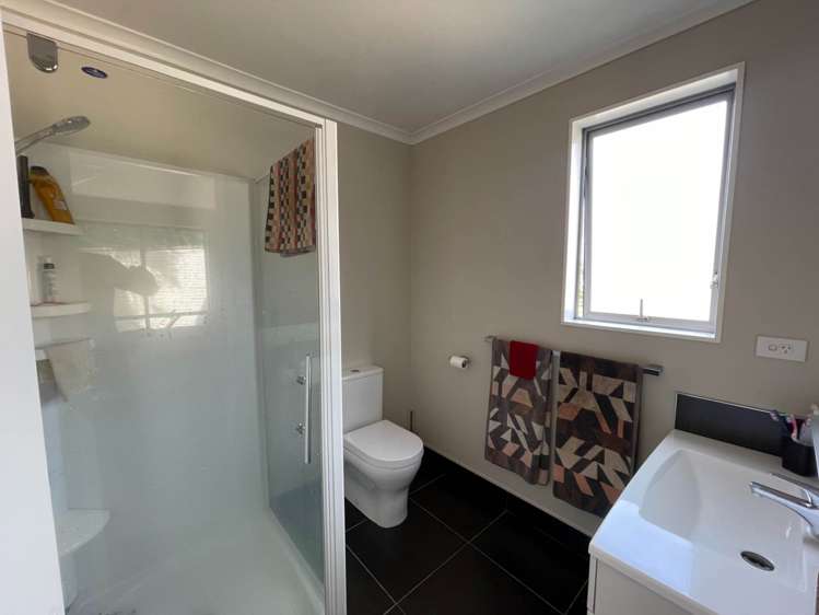 18 Laurie Street Red Beach_4