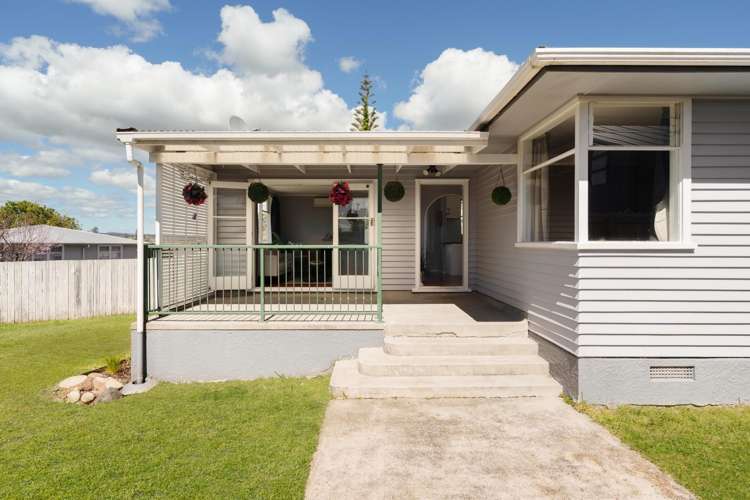17A Stirling Grove Greerton_18
