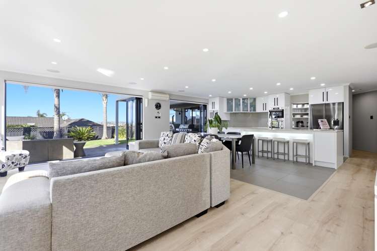 99 Grovenor Drive Orewa_15