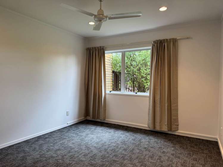 1/16 Burch Street Mount Albert_5