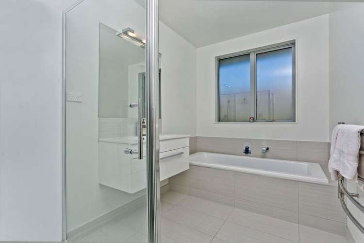 29 Crabb Fields Lane Riverhead_14