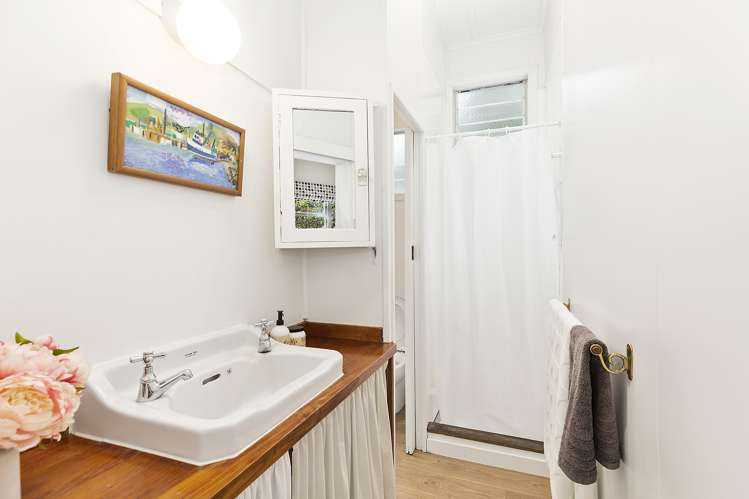 8a Hungerford Road Lyall Bay_8