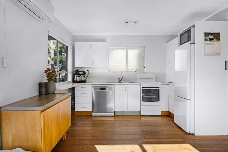 77b Elliston Crescent Stanmore Bay_7