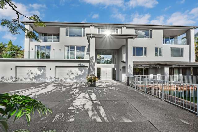 A Landmark Luxury Estate with Panoramic Views