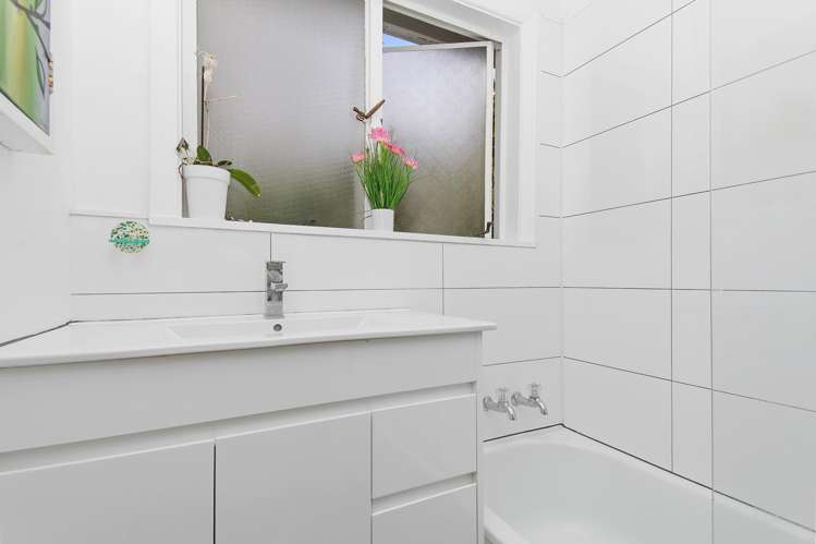126 Hine Road_5