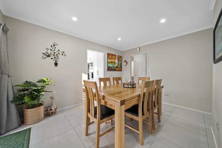 17 Flora Place Wattle Downs_12