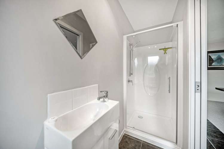 34 Breaksea Street Te Anau_17