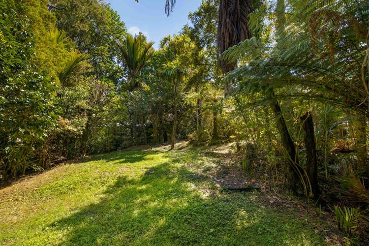 122 Woodlands Park Road Titirangi_16