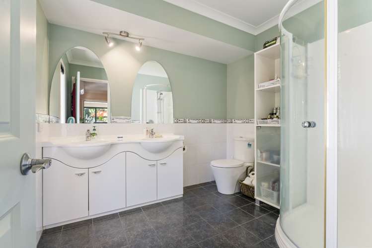 18 Honeysuckle Lane Ohauiti_21