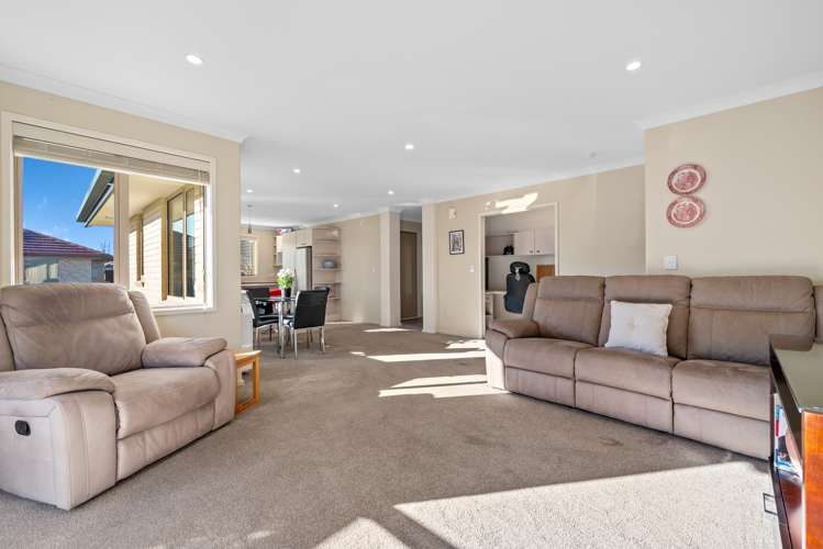 15 Korari Grove Redwoodtown_6