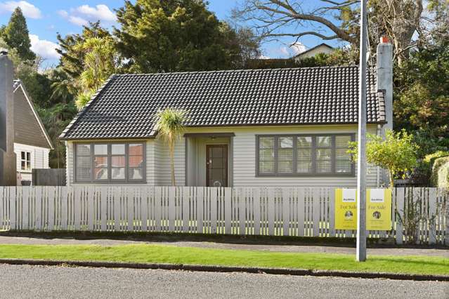 Inviting Escape in the Buzz of Hamilton East!
