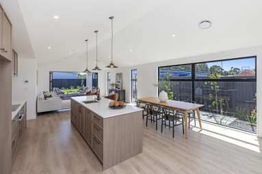 53 Bridgehampton Drive_3