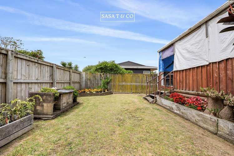 2/4 Colin Street Mangere_13