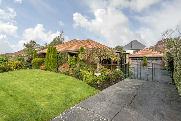 7 Regency Crescent Redwood_11