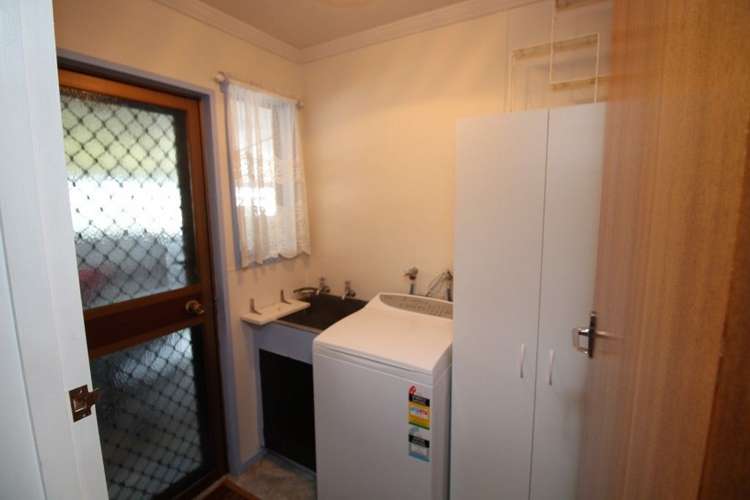 16a Flower Street Bulls_26