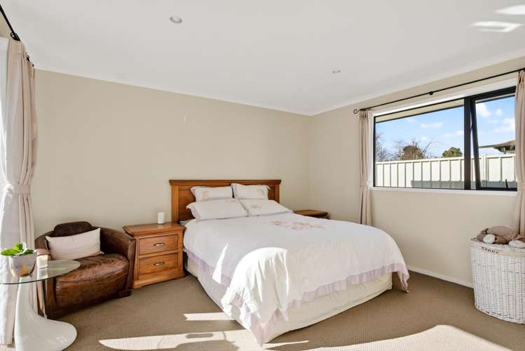 45 Sterling Park Lytton West_14