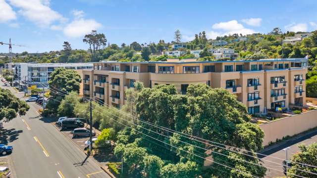 Unit 2/7-11 Bute Road Browns Bay_1