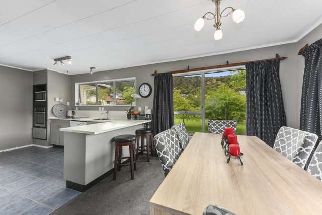 24 Kurth Crescent Silverstream_3