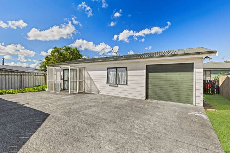 11 Lincoln Road Manurewa East_24