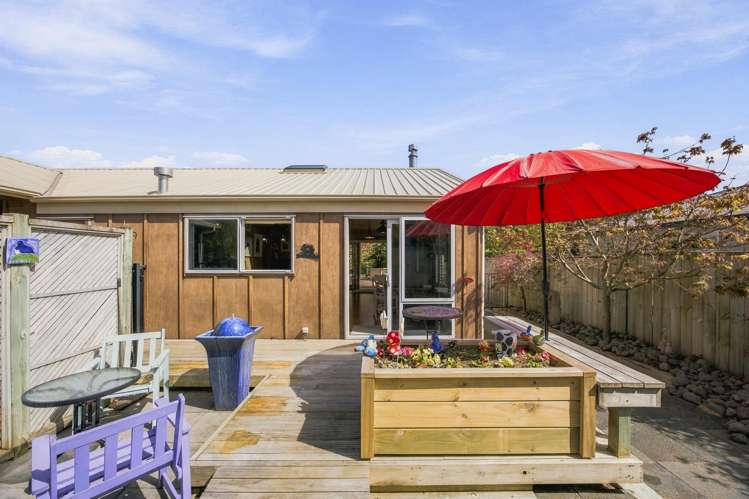 37 Pukeko Way Kinloch_24