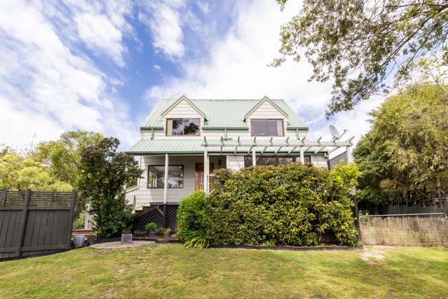 Stylish Sanctuary in Sought-After Havelock North