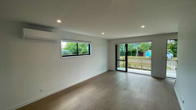 4/5 Brandon Road Glen Eden_2