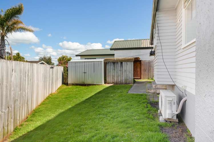 17A Stirling Grove Greerton_20