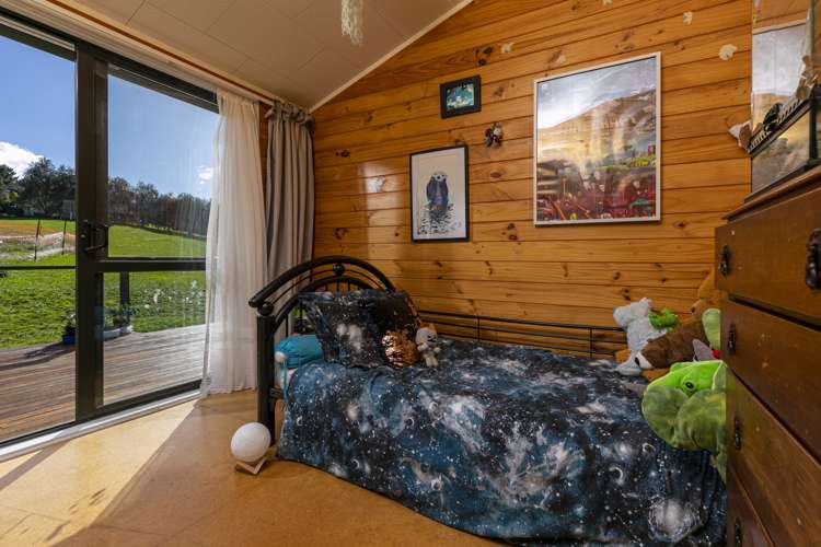 121 Elmore Road Paremoremo_14