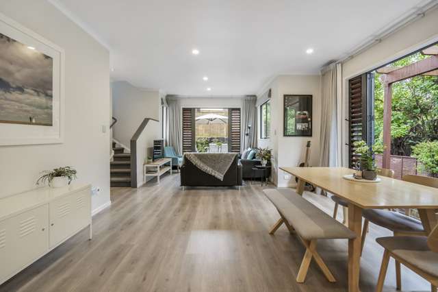 34 Greenbough Lane Greenhithe_1