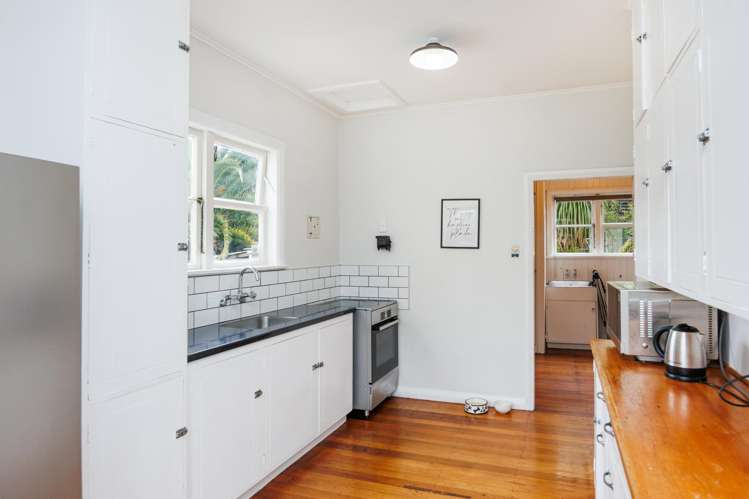 70 Savage Crescent West End_7