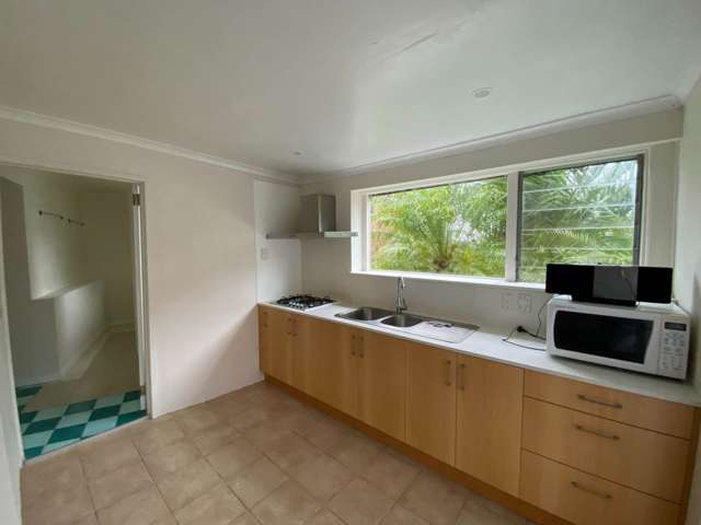 Cozy 3 Bedroom in Glenfield - Water Included!