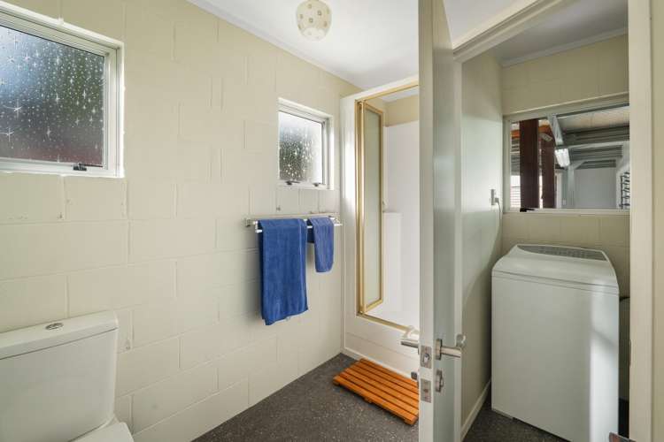 5 West Crescent Te Puru_25