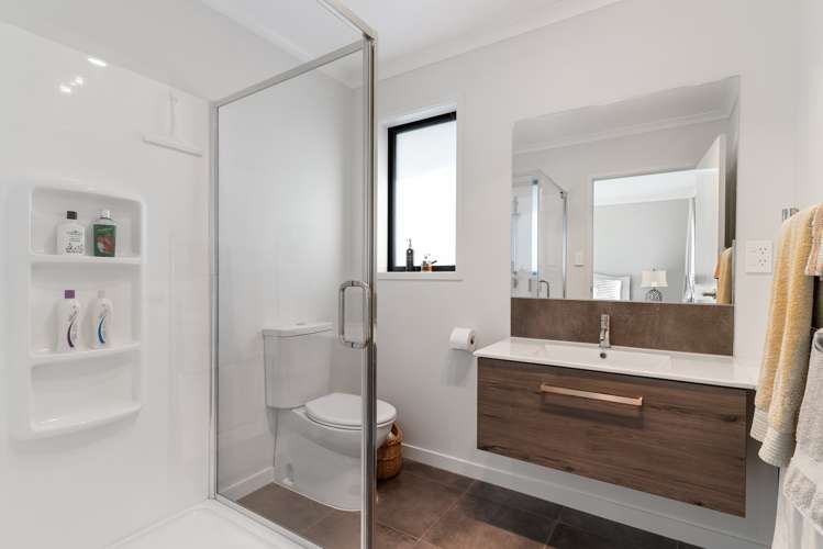 1 Shea Lane Pyes Pa_13