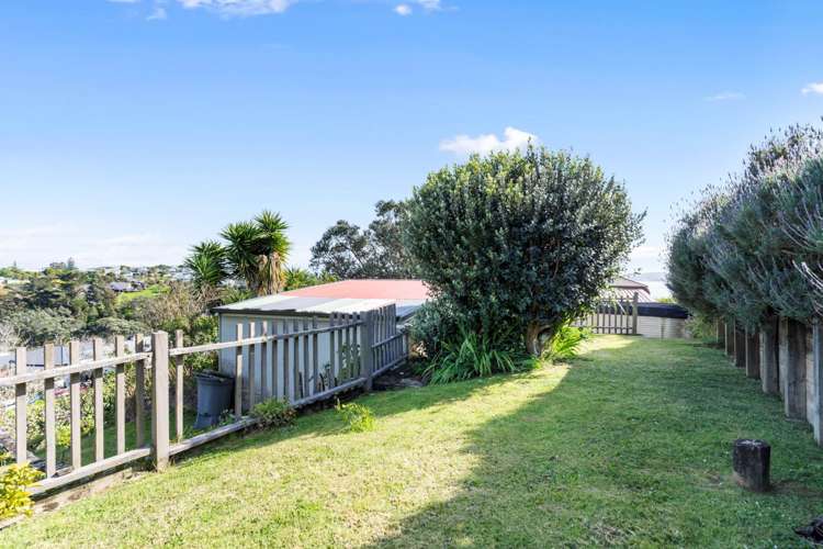 9 Carlton Crescent Maraetai_18