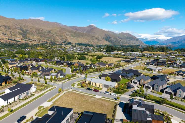 19 Deans Drive and 2 Marjon Drive Wanaka_5