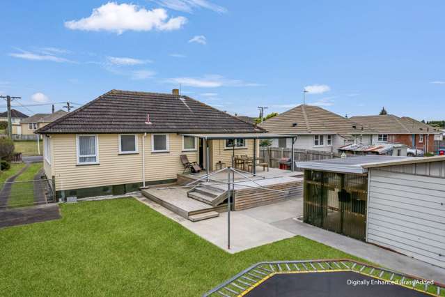 7 Churchill Crescent Tawhero_3