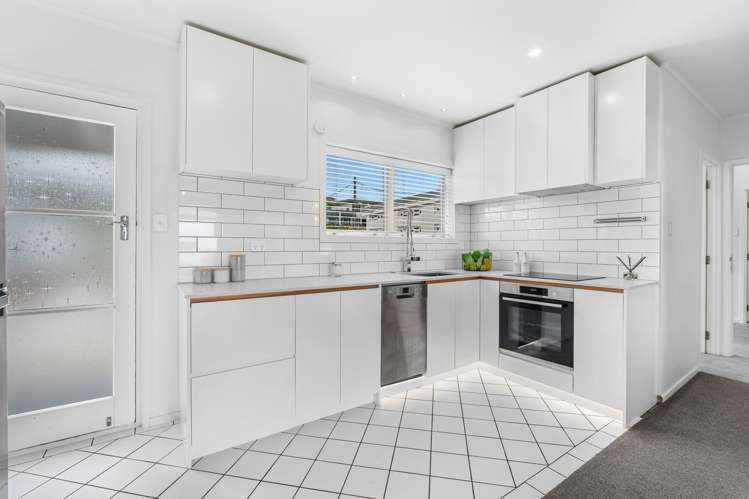 281 Cove Road Waipu_24