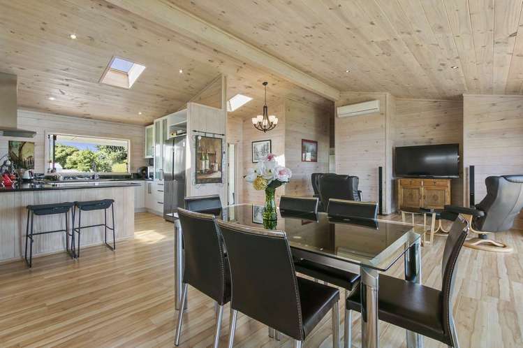 28 Sandleigh Drive Athenree_4