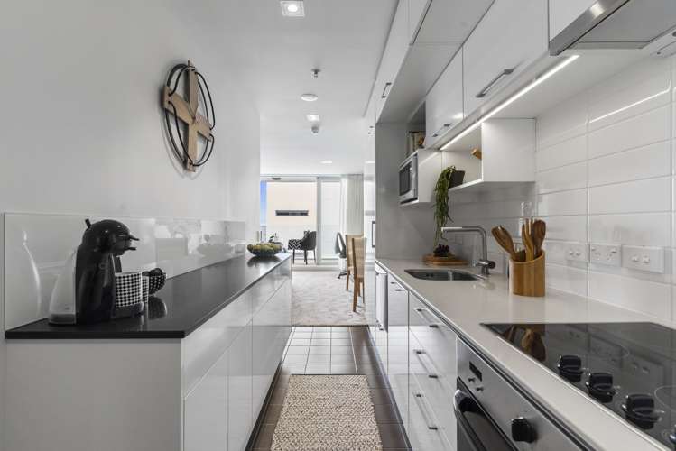 2a/23 Dundonald Street Eden Terrace_3