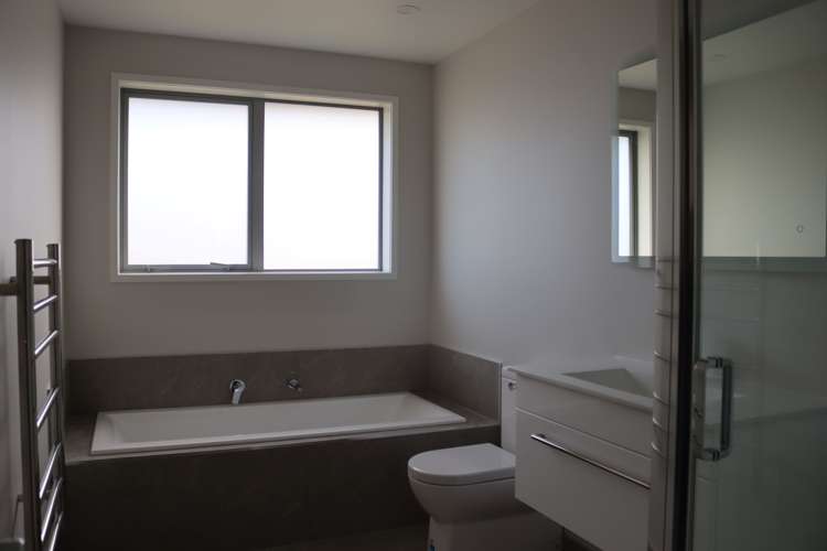 65 Leathem Crescent Pokeno_11