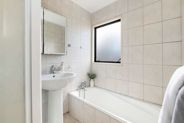 63 Athena Drive Totara Vale_14