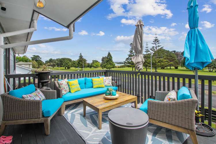 3 Stella Drive Clarks Beach_2